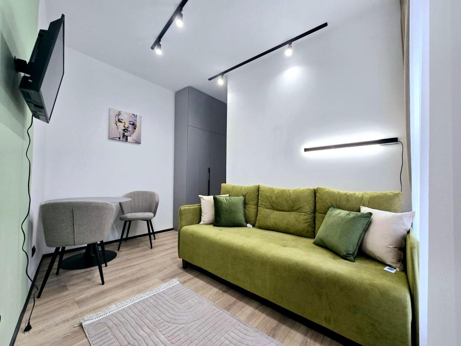 Apartment In The City Center Near The Park Lviv Exterior foto